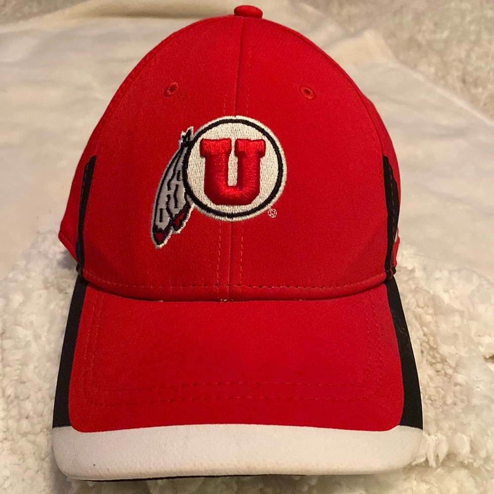 Utah Utes Under Armour UA OSFM adjustable hat in excellent condition!